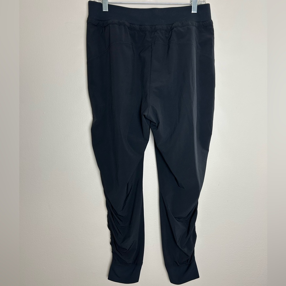 Athleta Women’s Attitude Jogger Black 8 Ruched Dance Travel Athleisure Pilates - Picture 2 of 9